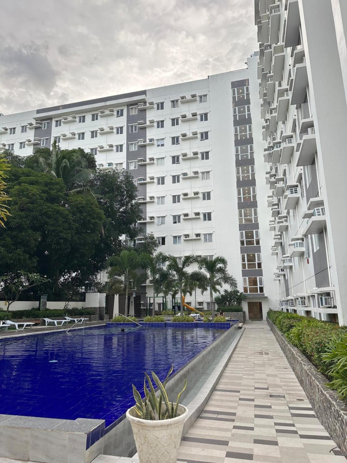View Near Fuente Osmena Netflix Wifi Pool Apartment Cebu